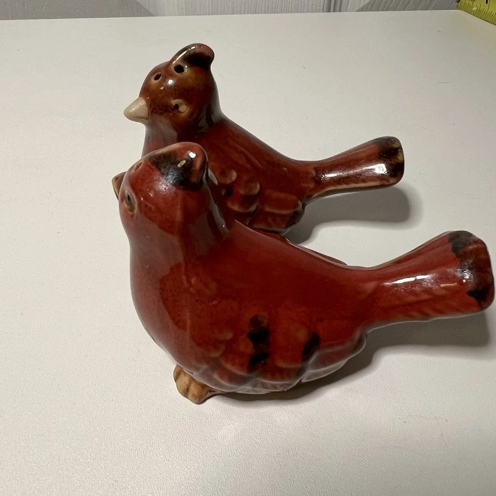 Pier 1 Imports‎ Ceramic Cardinal Bird Salt & Pepper Shaker Set